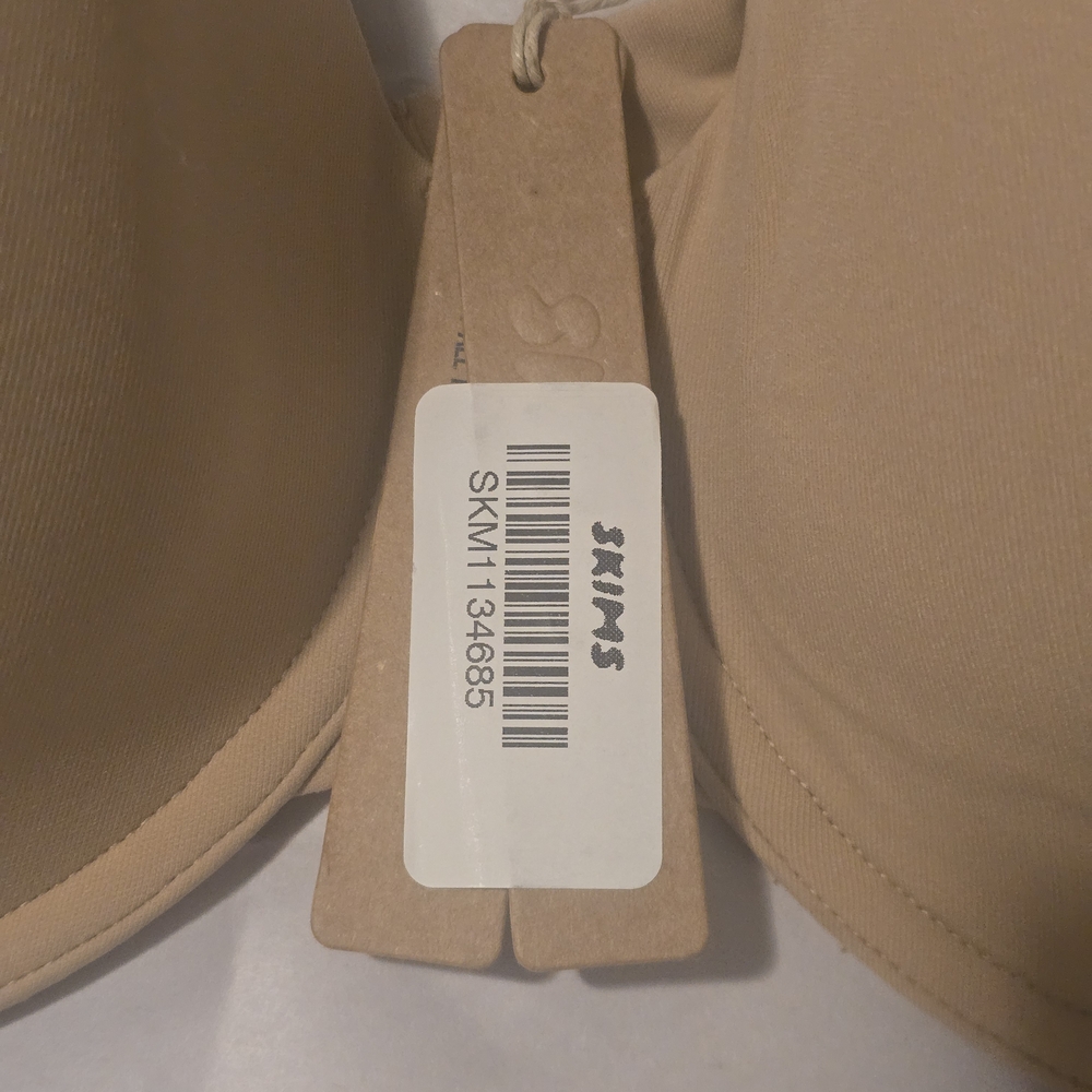 Skims Fits Everybody T-Shirt Bra **Brand New**